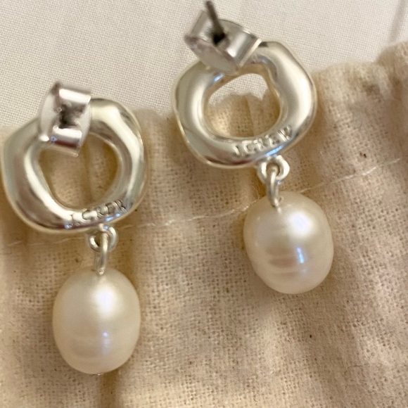 J. Crew earrings, lovely pearls! - Picture 4 of 5